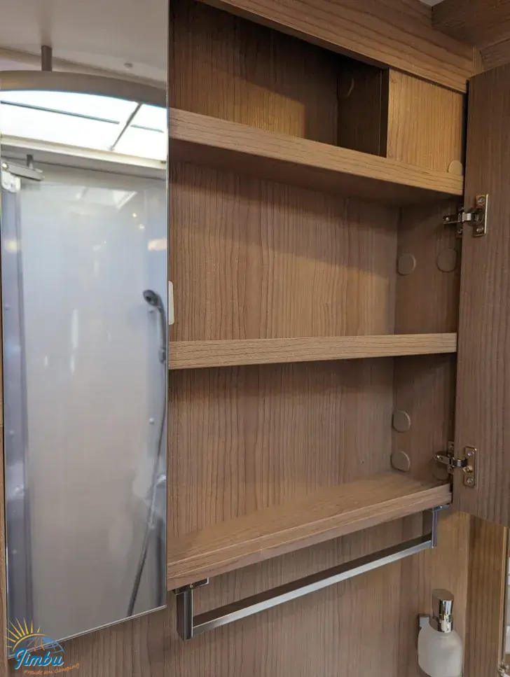 Fahrzeugbild Malibu I 430 LE 2105 - 580, Schalter #32