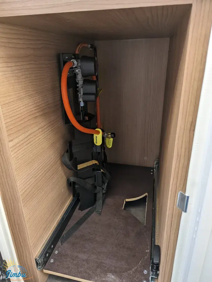 Fahrzeugbild Malibu I 430 LE 2105 - 580, Schalter #37