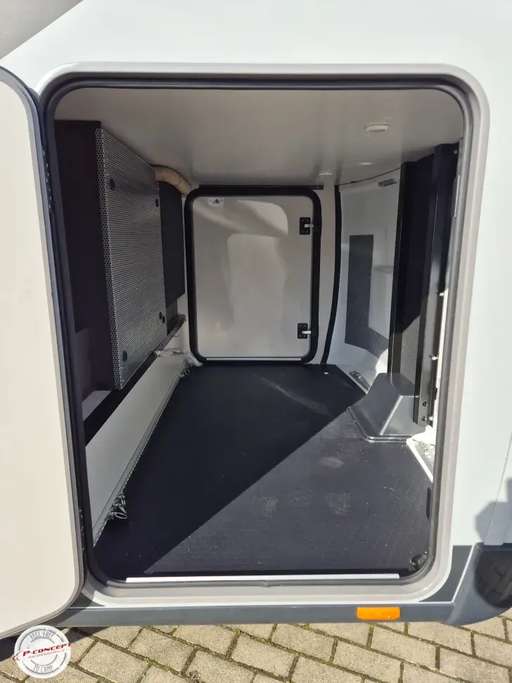 Fahrzeugbild Bürstner Signature SFT 7.0 AHK*3,5t 4 Sitze #28