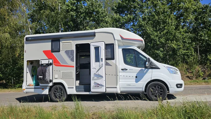 Fahrzeugbild Ford Transit Challenger 250 Graphite P #3