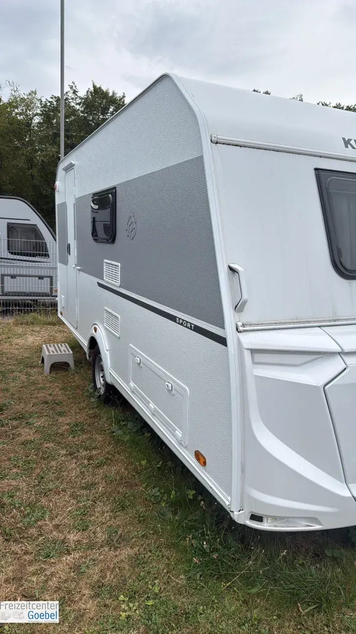 Schräg Vorne Knaus Sport 420 QD