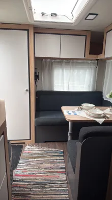 Sicht vorne-hinten Knaus Sport 420 QD