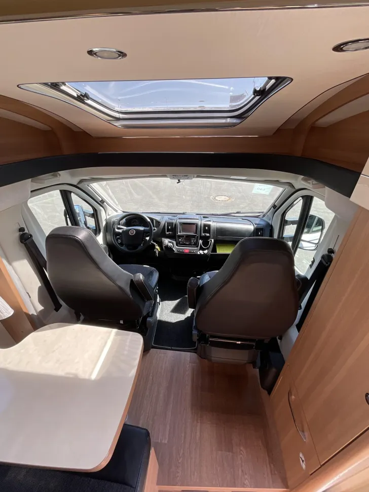 Fahrzeugbild LMC Breezer Passion V 643 G #8