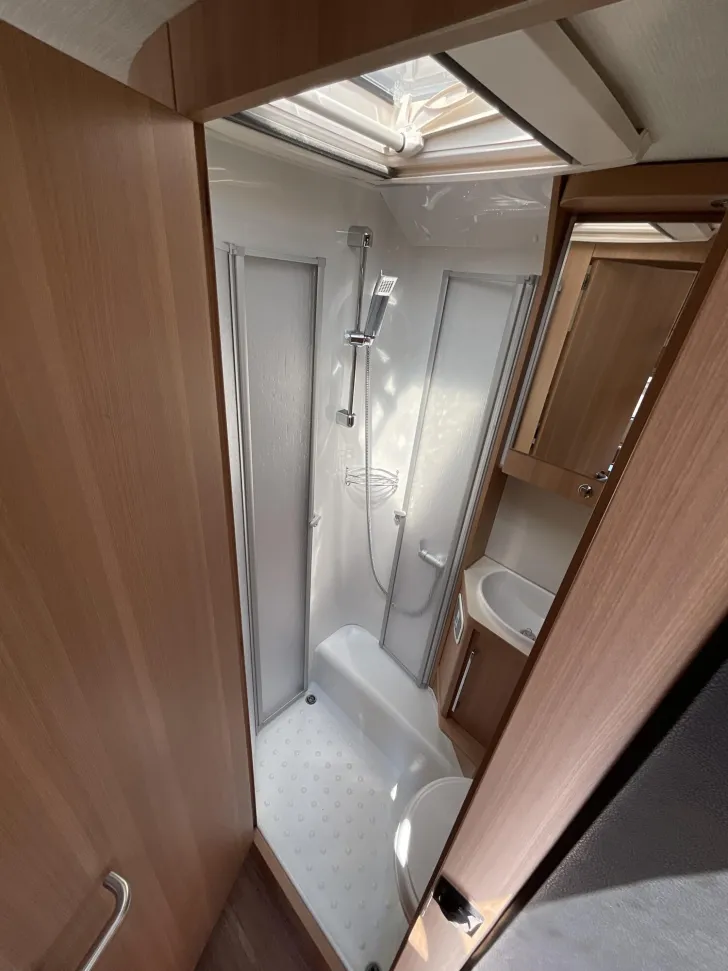 Fahrzeugbild LMC Breezer Passion V 643 G #10