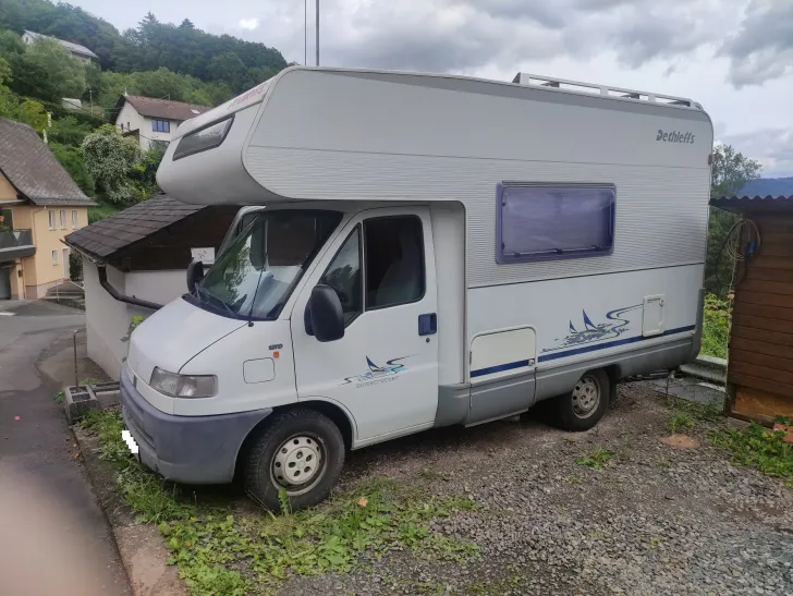 Fahrzeugbild Dethleffs Globetrotter A 5250 äußerst gepflegter Zustand #1