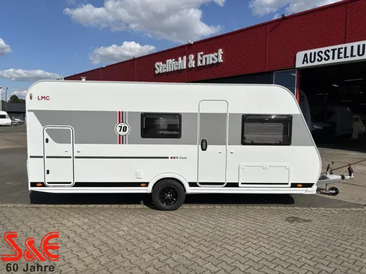 Fahrzeugbild LMC Style 490 K #1