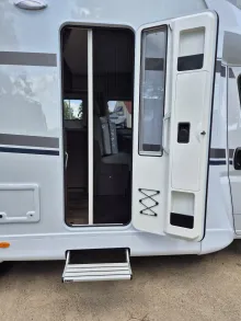 Fahrzeugbild Carado T328 *Bettumbau*Hubbett*Automatik* #8