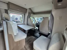 Fahrzeugbild Carado T328 *Bettumbau*Hubbett*Automatik* #9