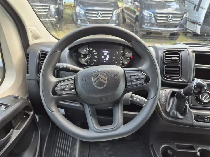Fahrzeugbild Carado T328 *Bettumbau*Hubbett*Automatik* #12