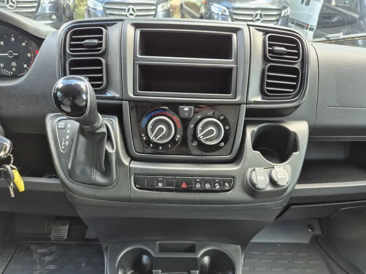 Fahrzeugbild Carado T328 *Bettumbau*Hubbett*Automatik* #13