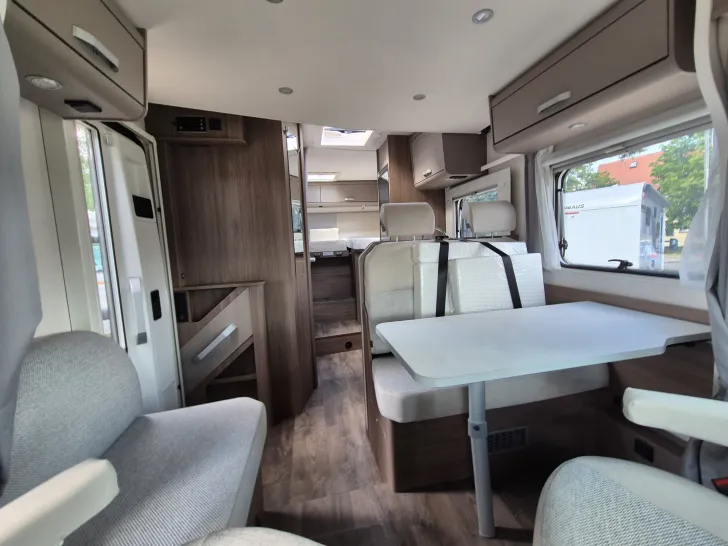 Fahrzeugbild Carado T328 *Bettumbau*Hubbett*Automatik* #15