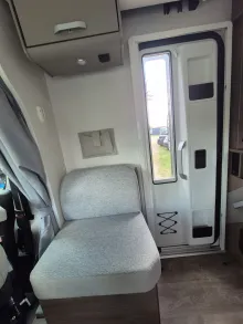 Fahrzeugbild Carado T328 *Bettumbau*Hubbett*Automatik* #19