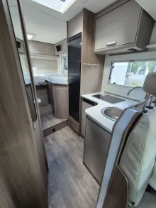Fahrzeugbild Carado T328 *Bettumbau*Hubbett*Automatik* #20