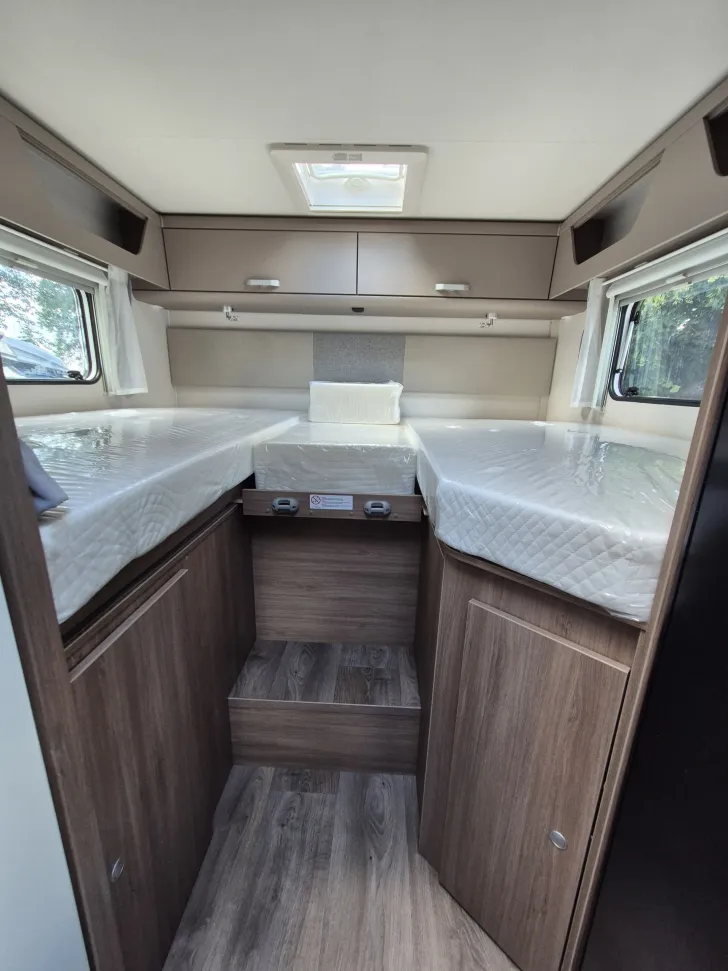 Fahrzeugbild Carado T328 *Bettumbau*Hubbett*Automatik* #26