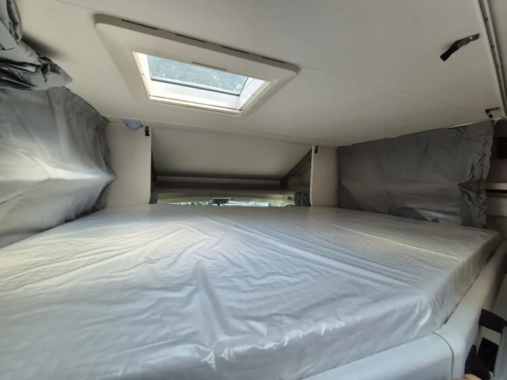 Fahrzeugbild Carado T328 *Bettumbau*Hubbett*Automatik* #33