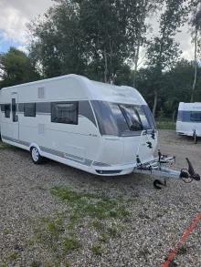 Fahrzeugbild Hobby De Luxe 540 KMFe *Mietwagen 2026* #1