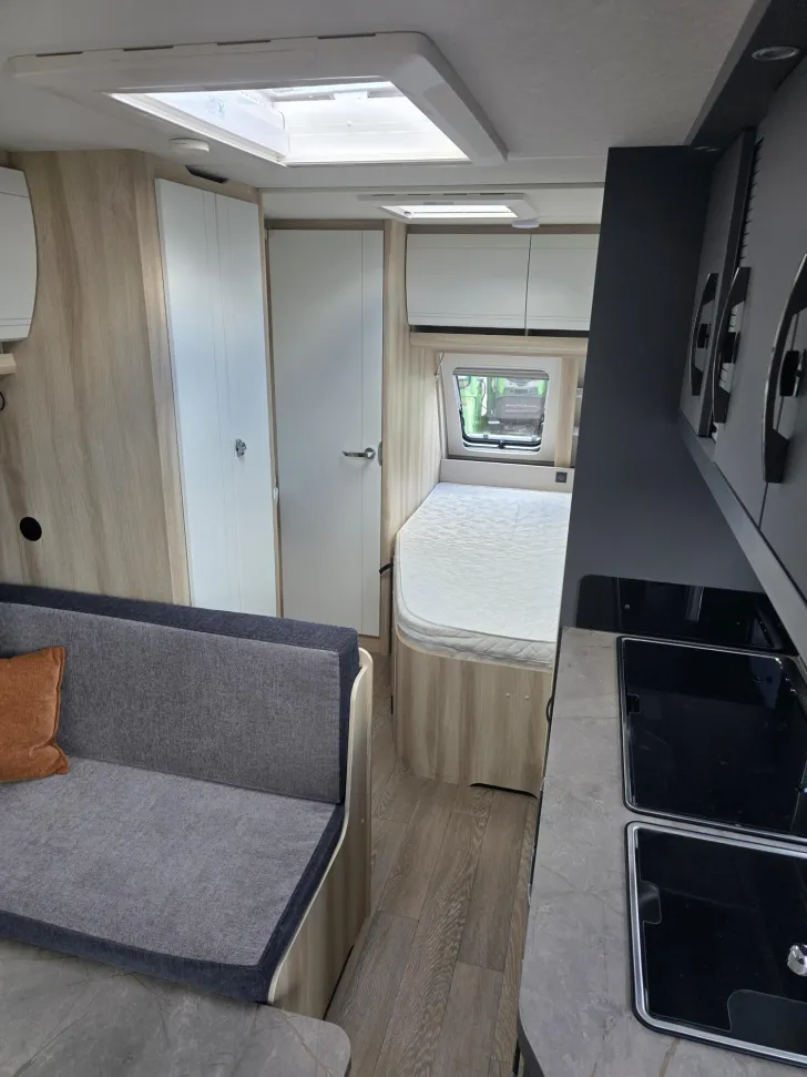 Fahrzeugbild Hobby De Luxe 540 KMFe *Mietwagen 2026* #11