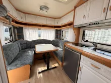 Fahrzeugbild Hobby De Luxe Easy 460 UFe mit Mover, City-Wasseranschluß #3