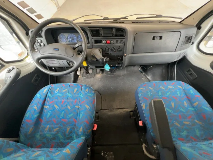 Fahrzeugbild Pilote First 34/Markise/4 Schlafplätze #6