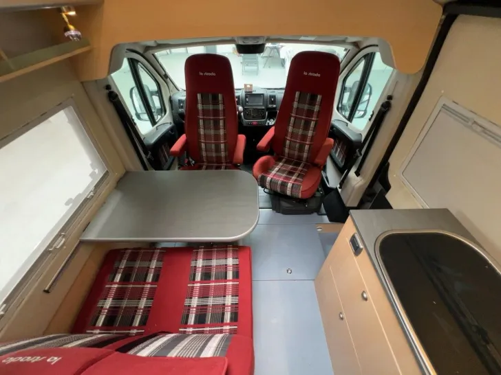 Fahrzeugbild La Strada Avanti C / Festbett / Automatik / Klima #9