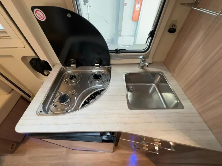 Fahrzeugbild Ahorn Camp Camp 690 P/1.Hand/Einzelbetten/Garage/Solar/Klim #13