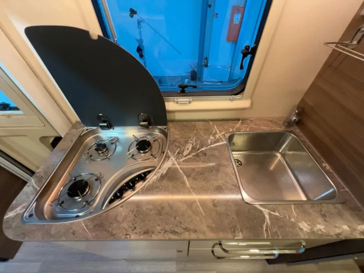 Fahrzeugbild Rimor Evo 5 / Festbett / Garage / 2x Klima #15