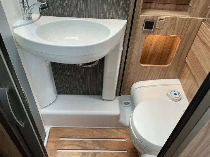 Fahrzeugbild Hymer Exsis-T 474 / 3.5t / 140 PS #11