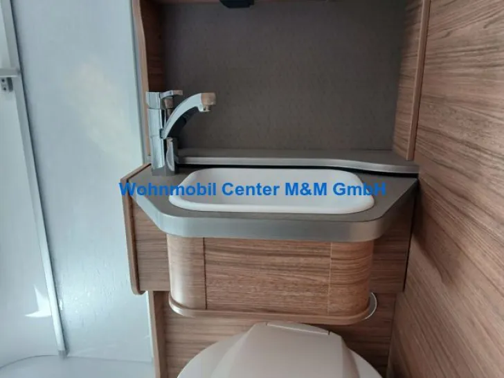 Fahrzeugbild Weinsberg CaraHome 550 MG Modell 2025 Markise Styling LiFe #12
