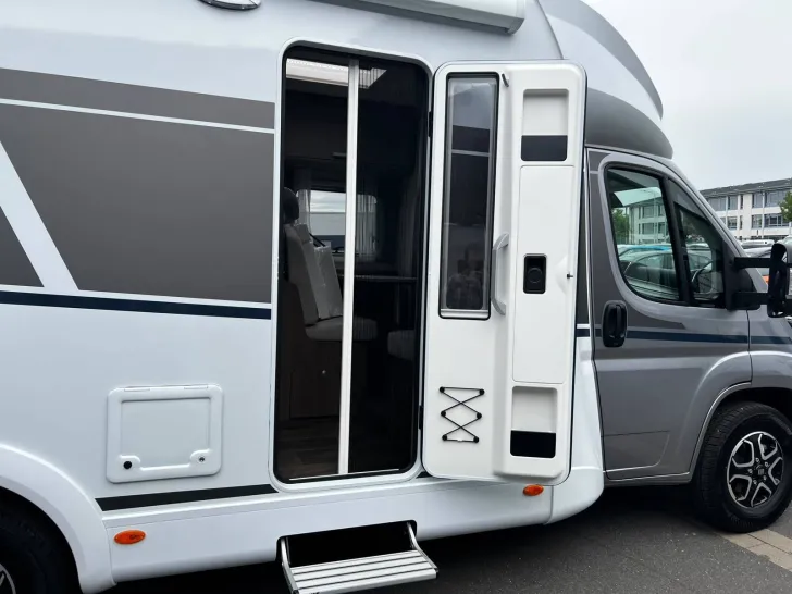 Fahrzeugbild Carado T 328 pro+ AT8G+Solar+Combi 6E+ACC+Kamera+LM+ #10