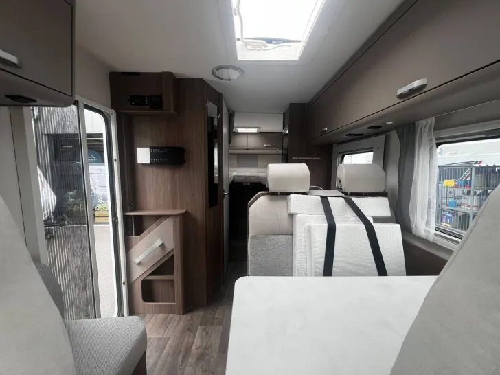 Fahrzeugbild Carado T 328 pro+ AT8G+Solar+Combi 6E+ACC+Kamera+LM+ #11