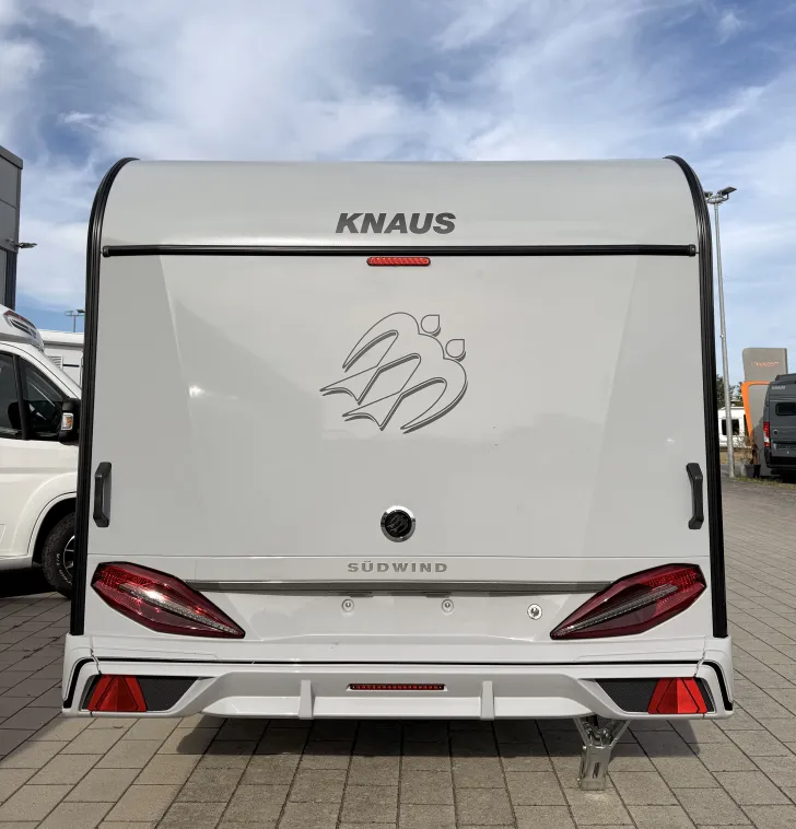 Fahrzeugbild Knaus Südwind 540 UE Black Selection Fußbodenheizung, Tellerfedern #6