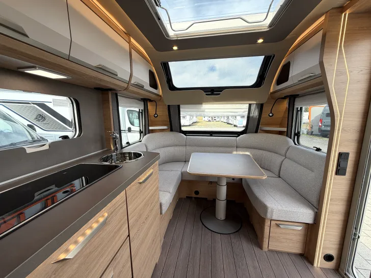 Fahrzeugbild Knaus Südwind 540 UE Black Selection Fußbodenheizung, Tellerfedern #9