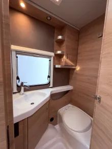 Fahrzeugbild Knaus Südwind 540 UE Black Selection Fußbodenheizung, Tellerfedern #12