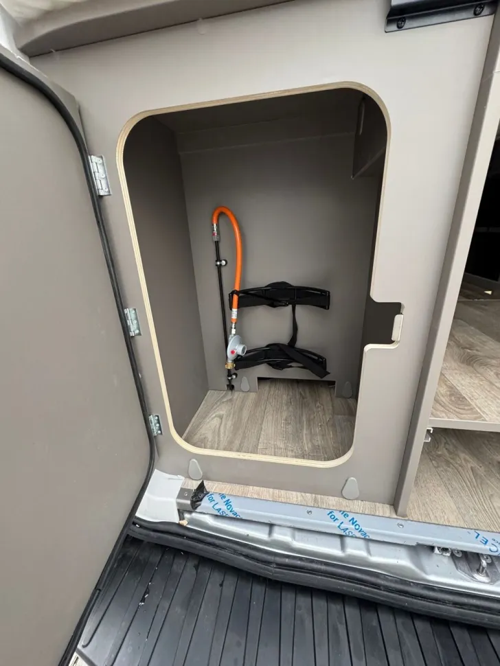 Fahrzeugbild LMC Innovan Ford 592 #20