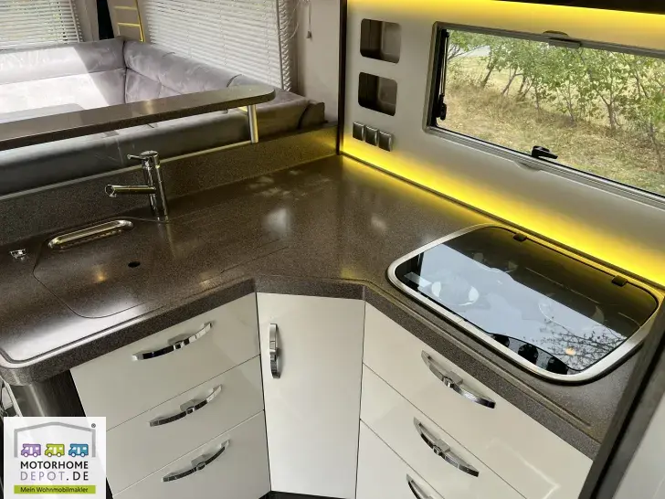 Fahrzeugbild Phoenix MaXi-Alkoven Iveco 7900 QRSL #96