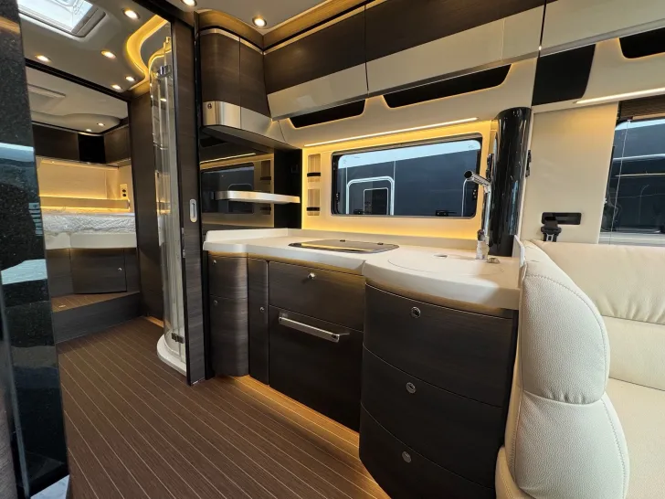 Fahrzeugbild Concorde Charisma 910 LI Edition 70 Shadow Line #12