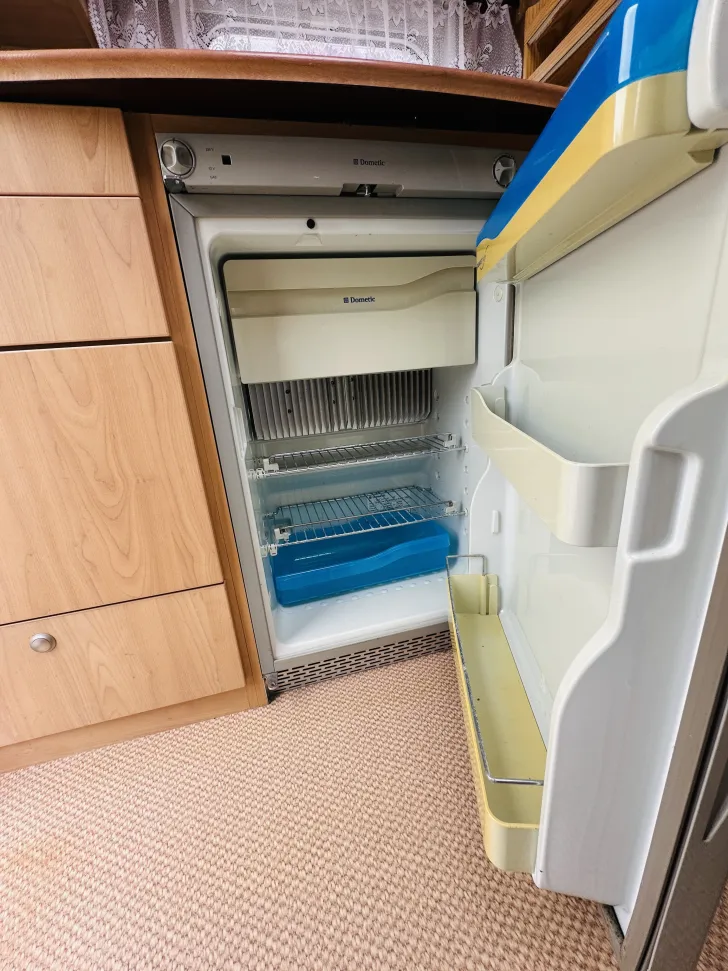 Fahrzeugbild Bürstner Amara 470 TL Rangierhilfe, Solar , TV #16