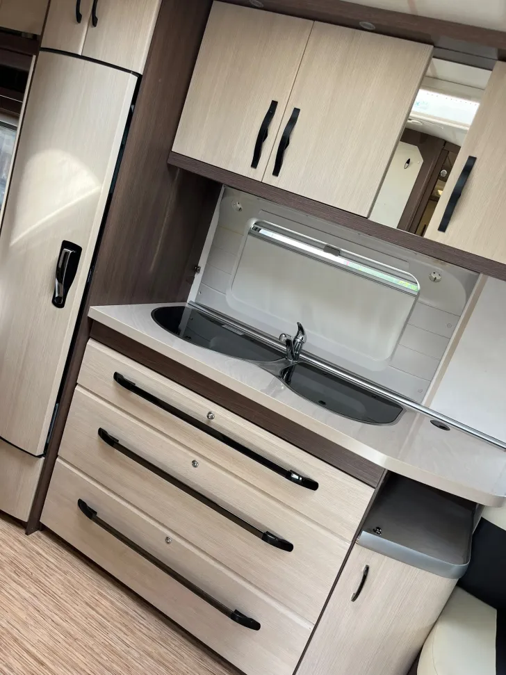 Fahrzeugbild Hobby Prestige 650 KFU #3