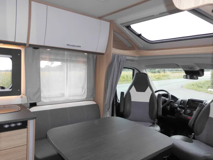 Fahrzeugbild Sunlight T 69LC #12