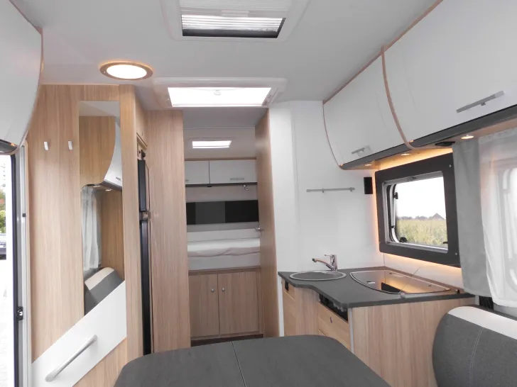 Fahrzeugbild Sunlight T 69LC #18