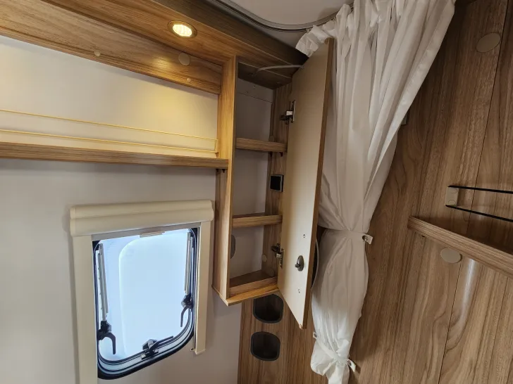 Fahrzeugbild Hymer Eriba Nova Light 442 UVP 46.000,- Topausstattung ! #19