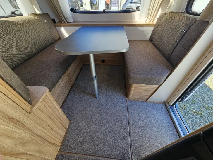 Fahrzeugbild Hymer Eriba Nova Light 442 UVP 46.000,- Topausstattung ! #11