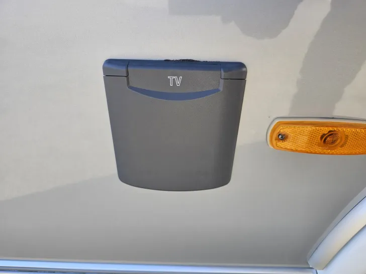 Fahrzeugbild Hymer Eriba Nova Light 442 UVP 46.000,- Topausstattung ! #24