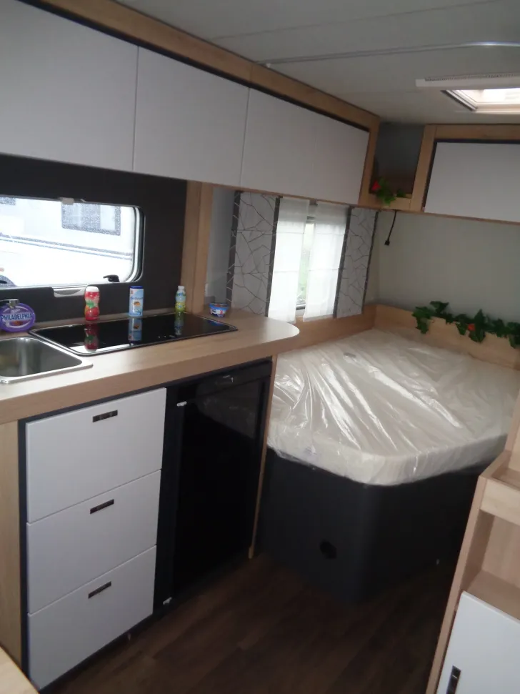 Fahrzeugbild Knaus Sport 450 FU Mod 2027 Klimaanlage Dach #7