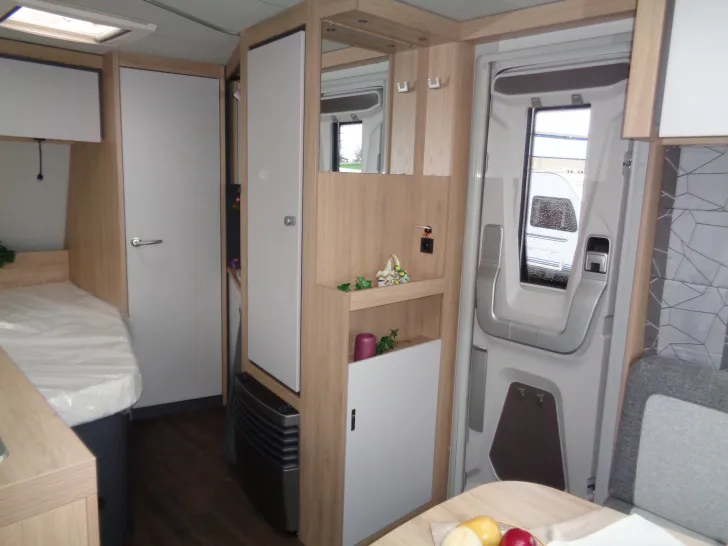 Fahrzeugbild Knaus Sport 450 FU Mod 2027 Klimaanlage Dach #13