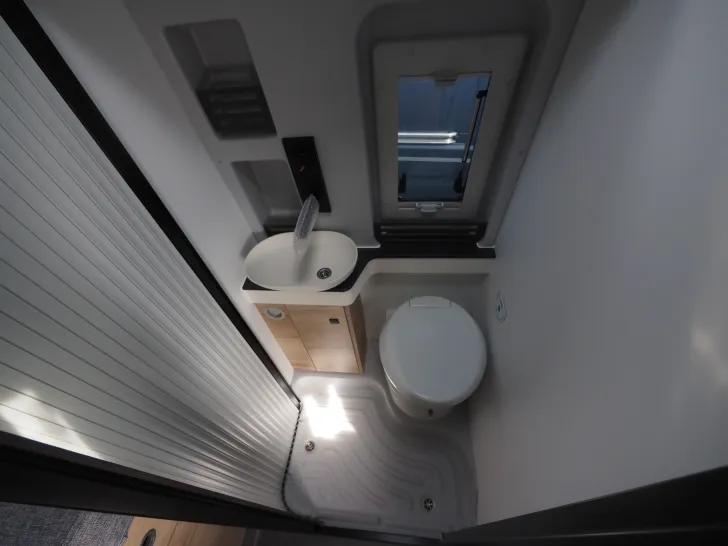 Fahrzeugbild Pössl Roadstar XT, Mercedes Sprinter 4x4, Premium #15