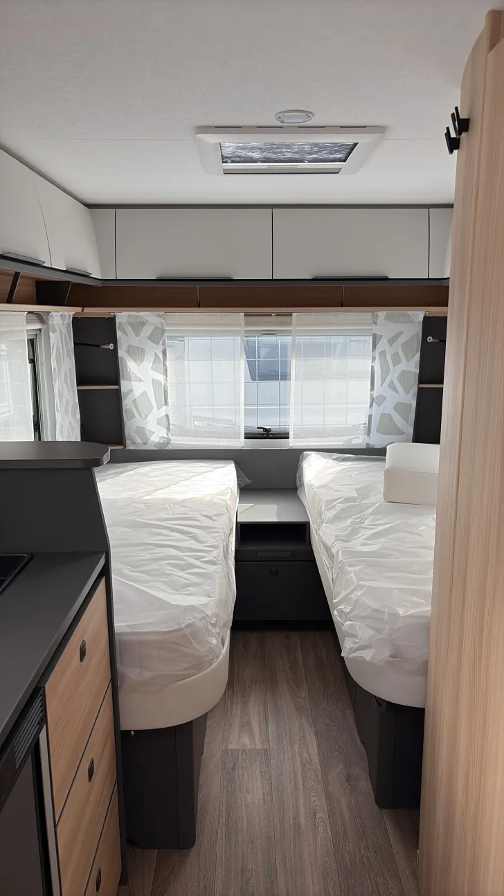 Sicht vorne-hinten Fendt APERO ACTIV 465 GE