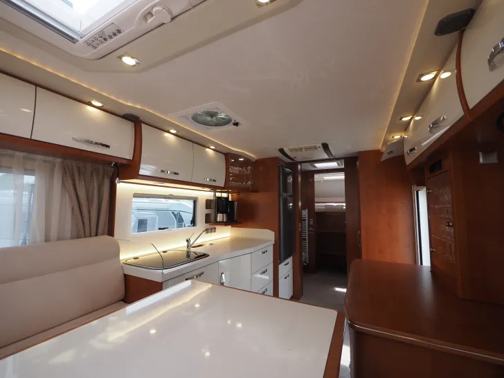 Fahrzeugbild Phoenix 8300 BMRSLG, Luxuspak., Lith. & Solar, Klima #16