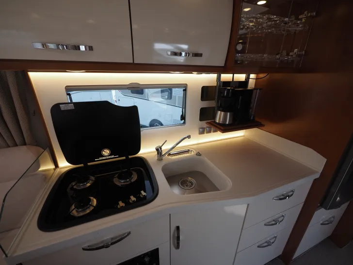 Fahrzeugbild Phoenix 8300 BMRSLG, Luxuspak., Lith. & Solar, Klima #18