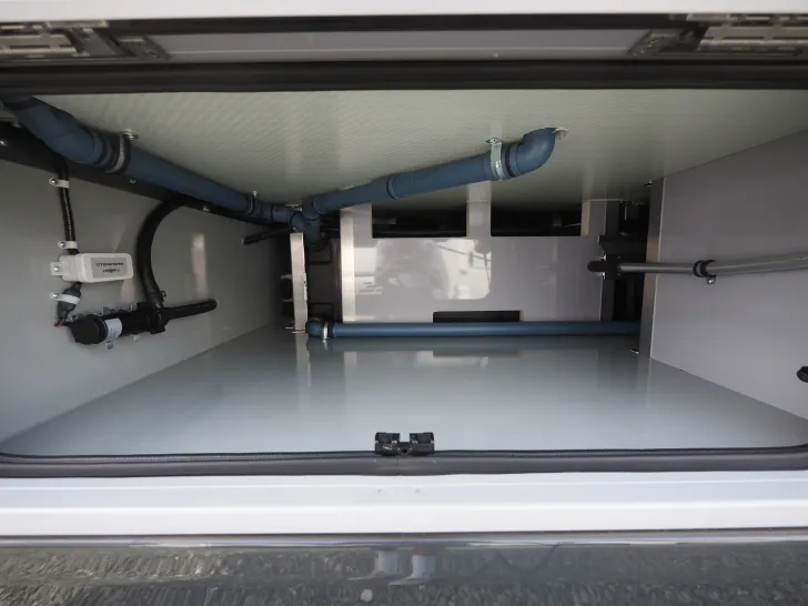 Fahrzeugbild Phoenix 8300 BMRSLG, Luxuspak., Lith. & Solar, Klima #27
